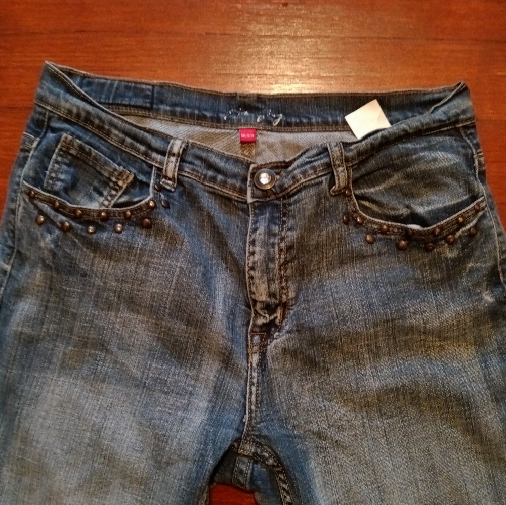 Skinny Jeans Medium Wash Boot Cut w/ Studs - Picture 2 of 5